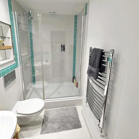 Beautiful 2 Bedroom Flat In Battersea Londen Buitenkant foto