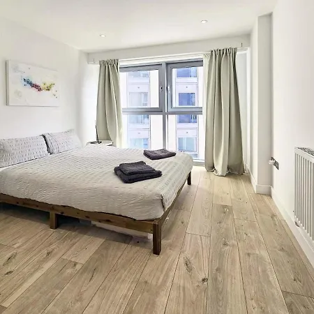 Beautiful 2 Bedroom Flat In Battersea Londen Buitenkant foto